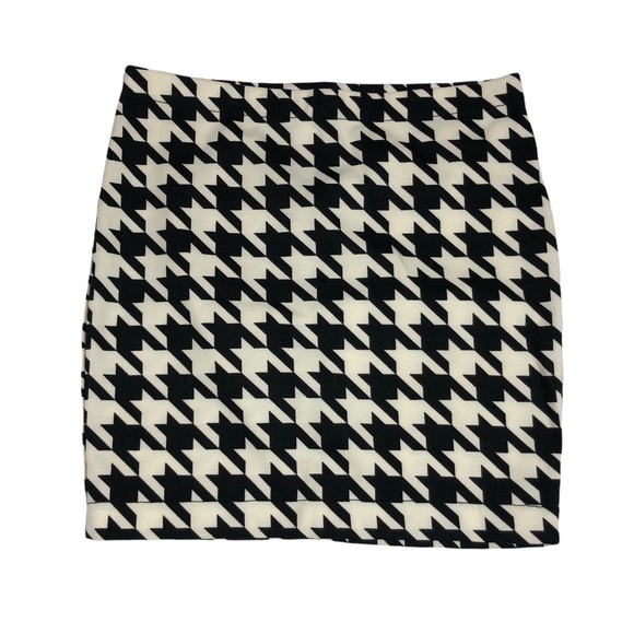 Candie's Dresses & Skirts - Candie’s Retro Houndstooth Spandex Mini size Small